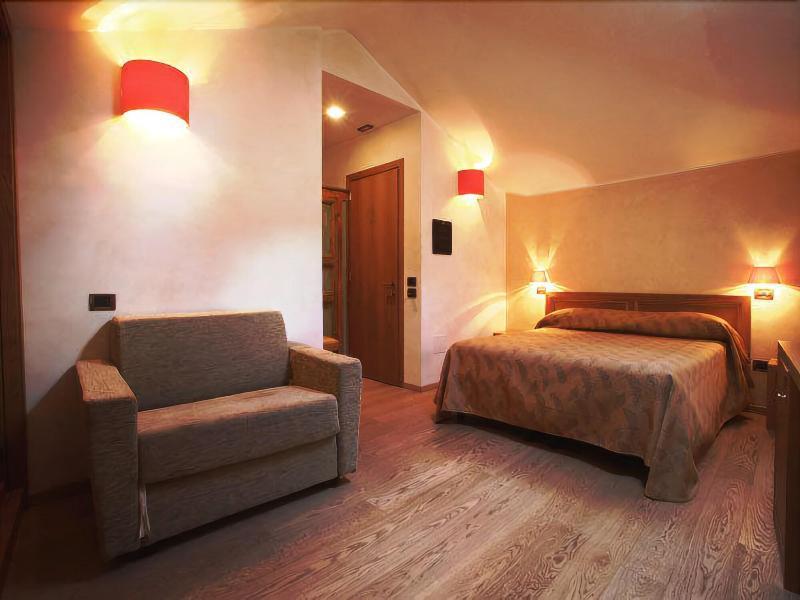 Hotel 99 Cannelle LʼAquila Exteriör bild