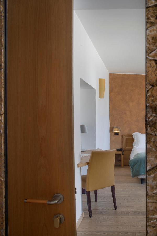 Hotel 99 Cannelle LʼAquila Exteriör bild